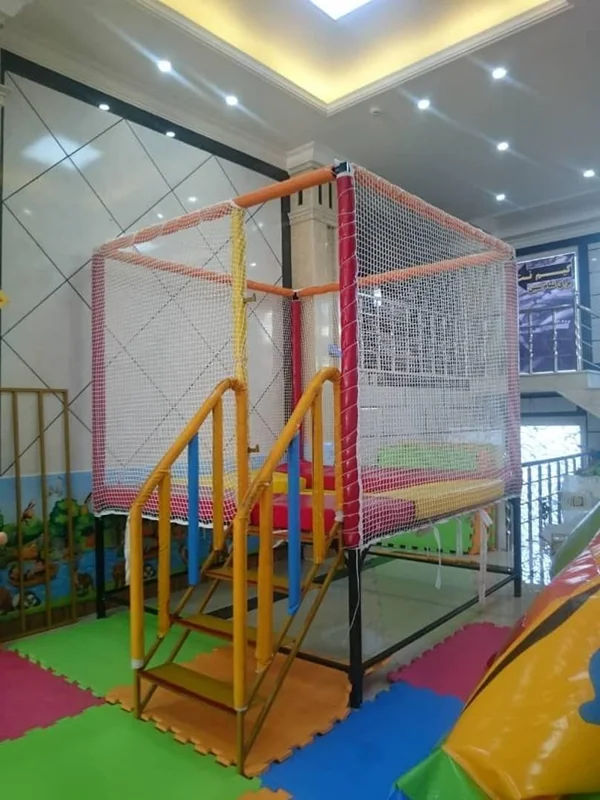 ترامپولین شهربازی فضای باز (یک تخته ای  کوچک)